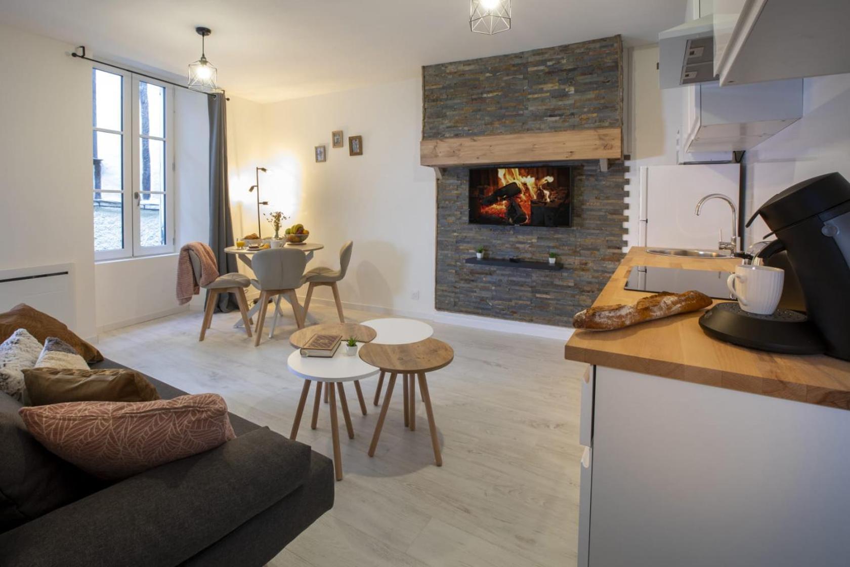 Le Nid 3 Etoiles Wifi, Netflix, Disney, Coeur De Bastide Villefranche-de-Rouergue Kültér fotó